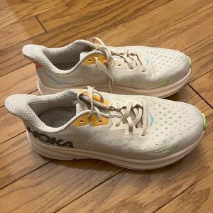 Hoka Clifton 9